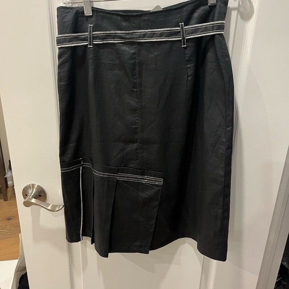 Skirt and jacket - Picture 4 of 8